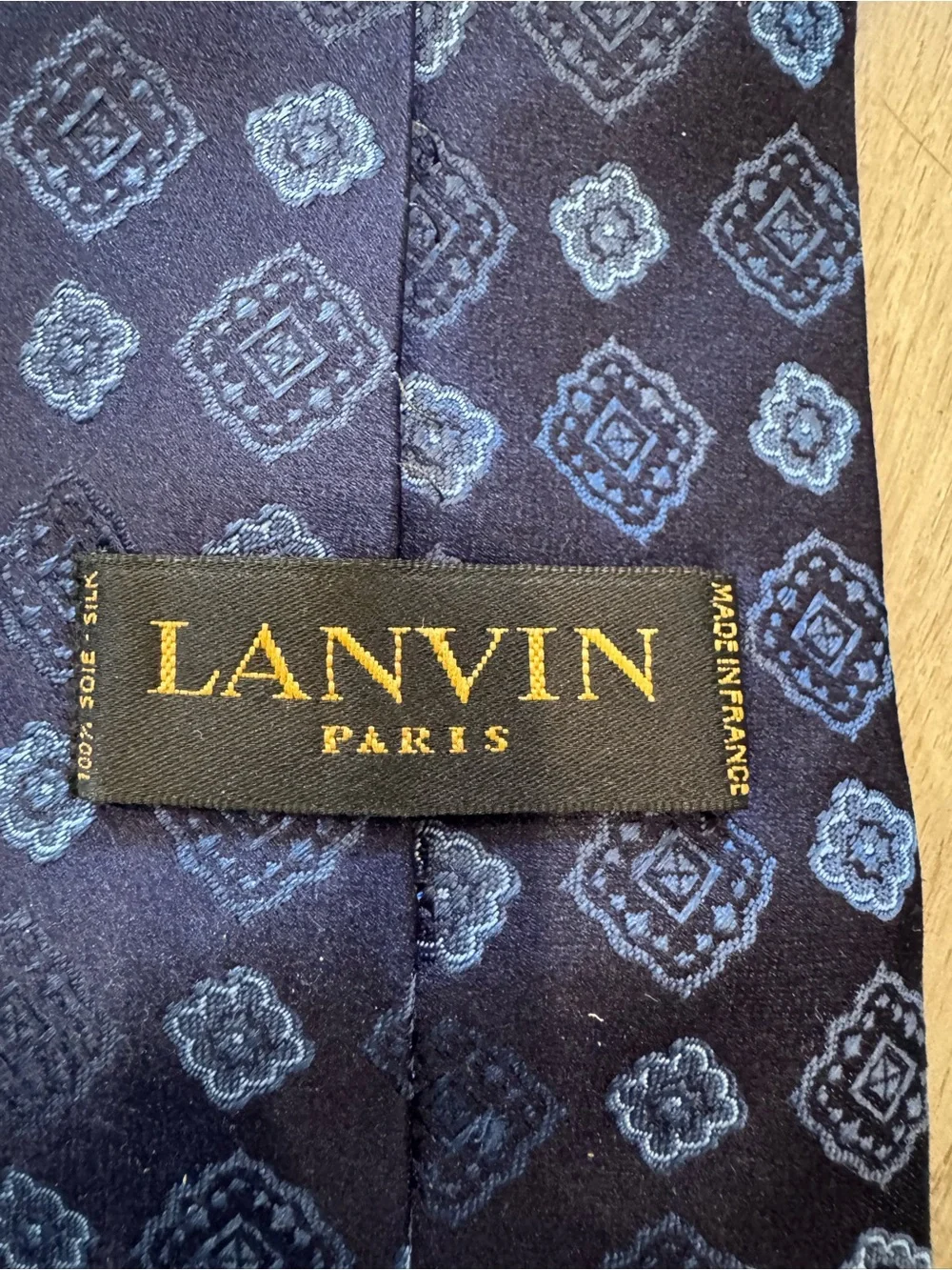 Lanvin Paris Men’s 100% Silk Tie, Made In France Navy And Blue Patterned